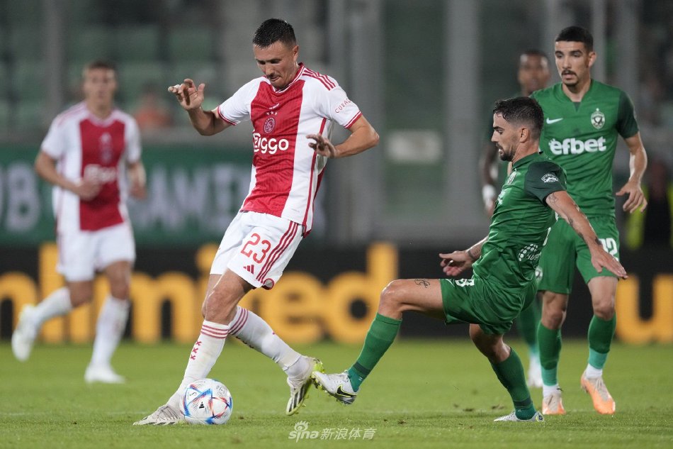 他再次凭借 他再次凭借