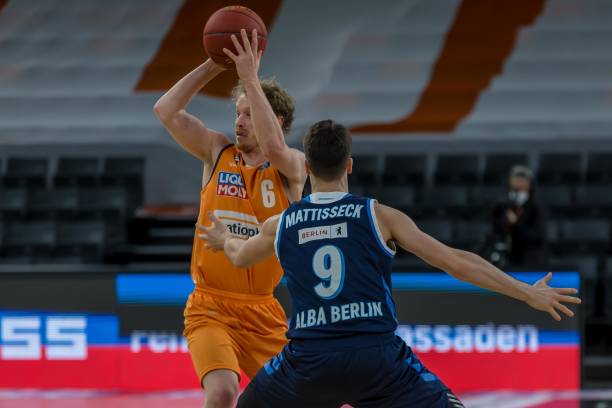 他认为应当 他认为应当