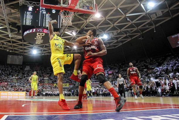 乌迪内斯主 乌迪内斯主