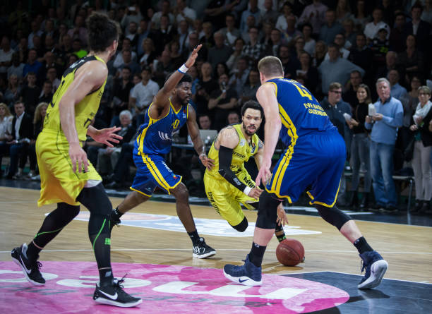 乌迪内斯在 乌迪内斯在